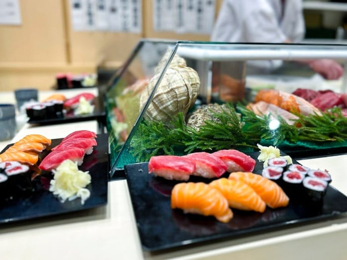 Sushi breakfast at Toyosu Market